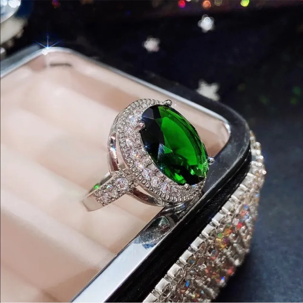 New Fashion 925 Silver Emerald Women Wedding Ring